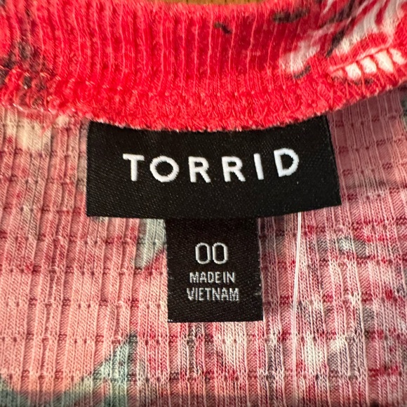 New With Tags Torrid Babydoll Textured Jersey V-Neck Lace-Up Lace Pieced Top- 00 - Picture 3 of 7